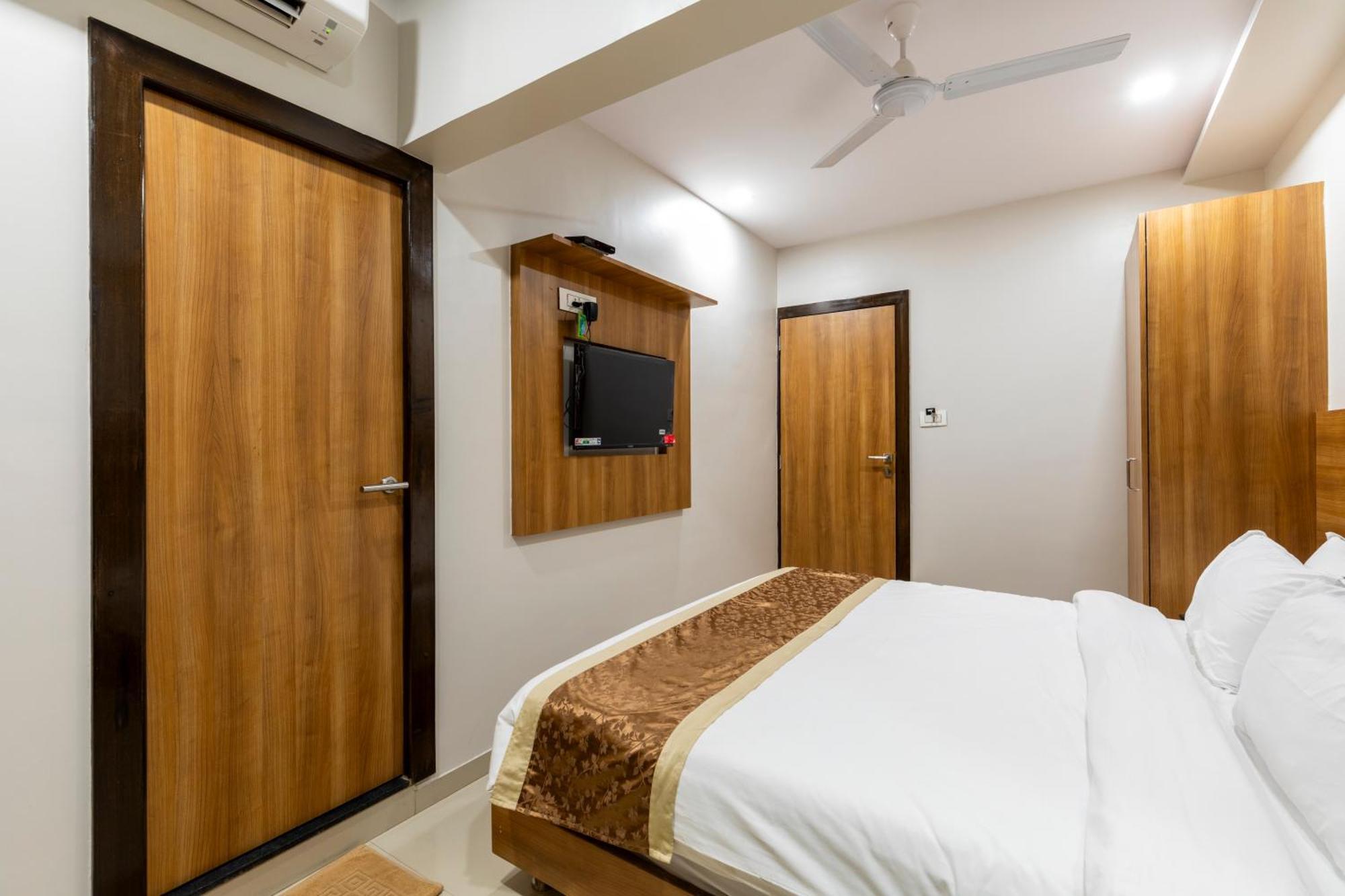 Hotel Embassy Park - Bkc Βομβάη Εξωτερικό φωτογραφία