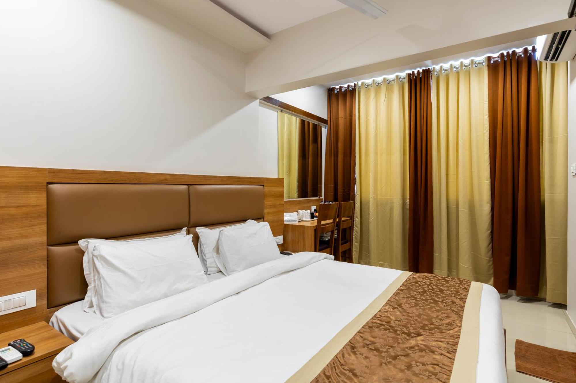 Hotel Embassy Park - Bkc Βομβάη Εξωτερικό φωτογραφία